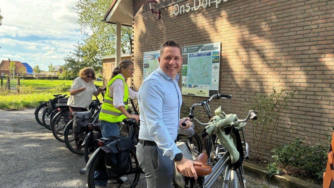 Wethouder Sieders fietst langs dorpen en hoort wat er leeft