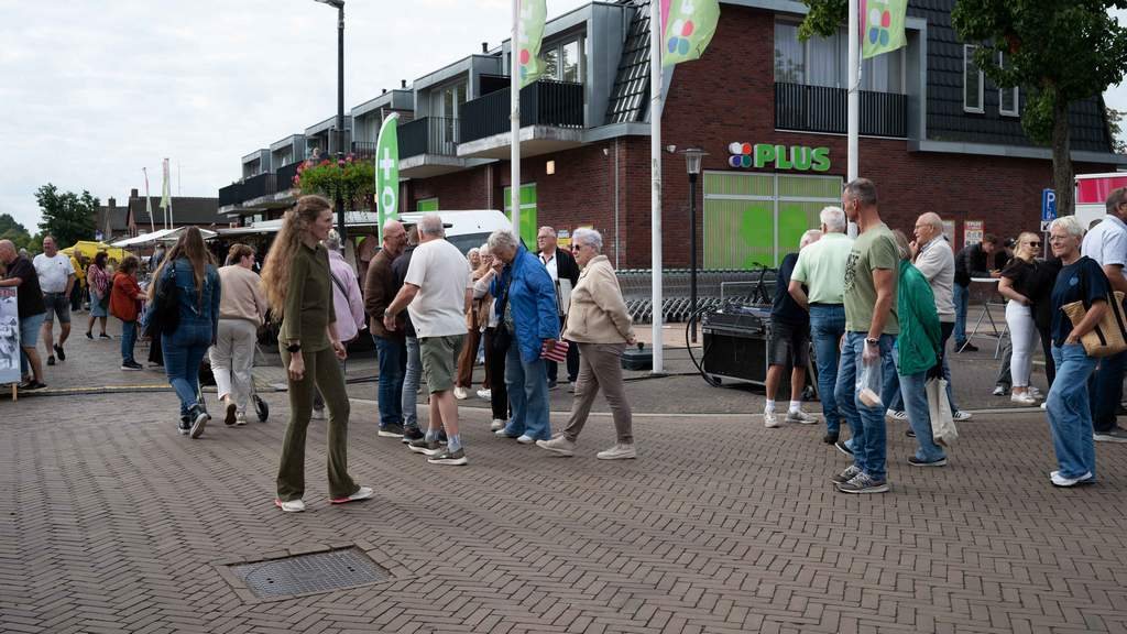 Jaarmarkt in Elim vol oude ambachten en nostalgische bromfietsen