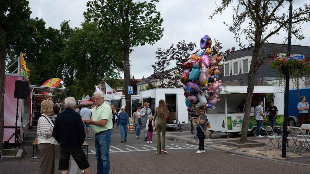 Jaarmarkt in Elim vol oude ambachten en nostalgische bromfietsen
