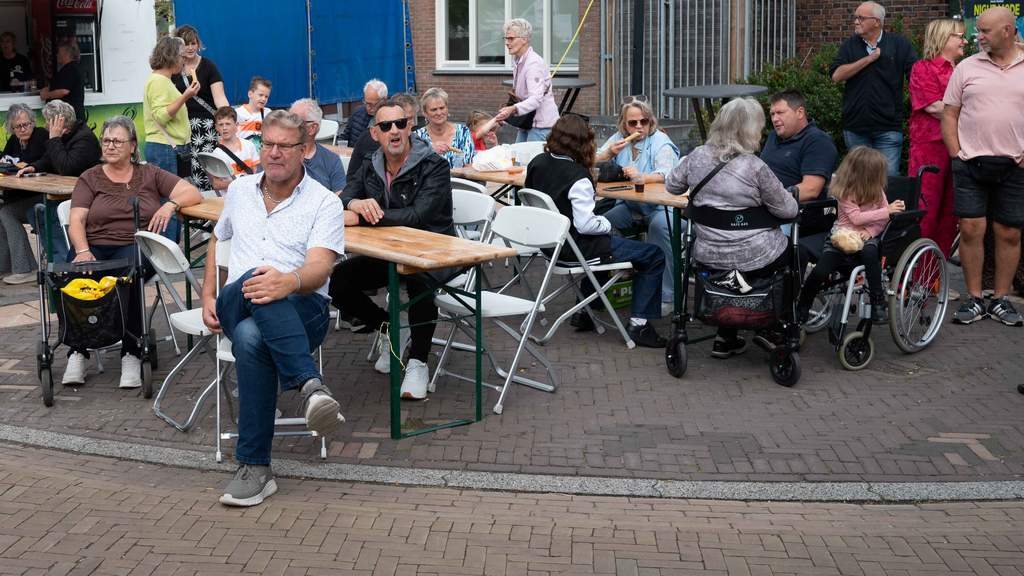 Jaarmarkt in Elim vol oude ambachten en nostalgische bromfietsen