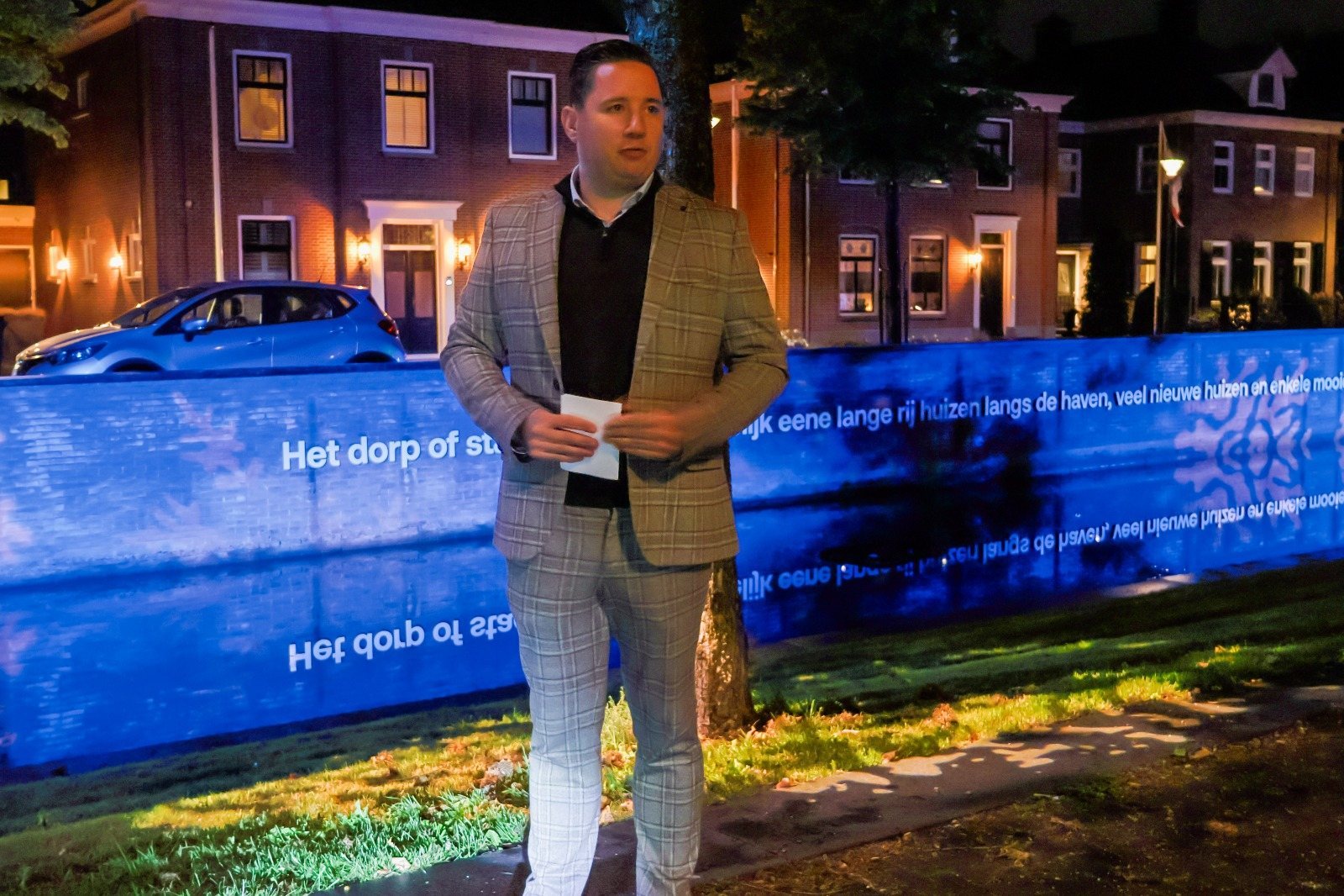 Historisch besef onthulling kadewand